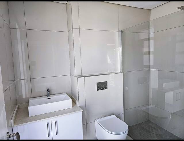 4 BEDROOM TOWNHOUSE TO LET IN IZINGA ESTATE